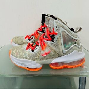 Nike LeBron 19 Fast Food Gray Orange Shoes Kids Youth Size‎ 6,5Y